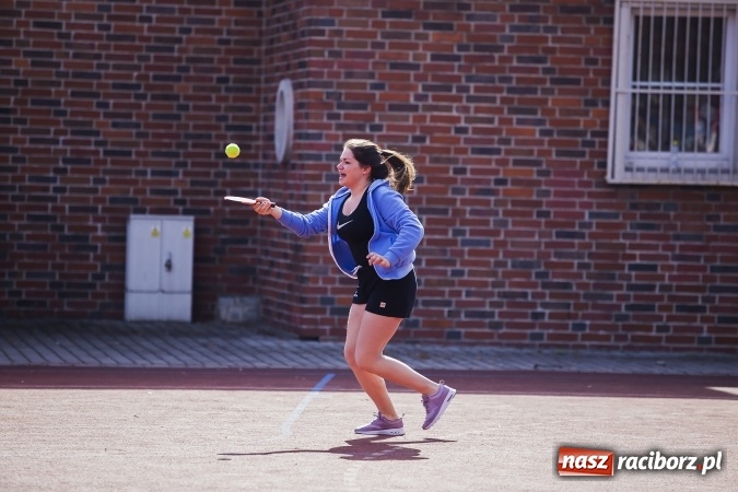 Zdjęcie w galerii na portalu naszraciborz.pl: Francuska młodzież z wizytą w Raciborzu wiadomości z regionu