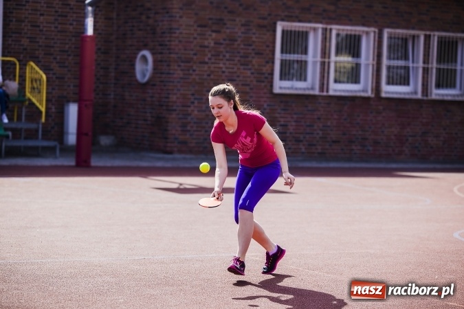 Zdjęcie w galerii na portalu naszraciborz.pl: Francuska młodzież z wizytą w Raciborzu wiadomości z regionu