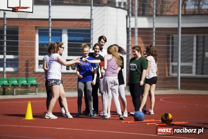 Zdjęcie w galerii na portalu naszraciborz.pl: Francuska młodzież z wizytą w Raciborzu wiadomości z regionu