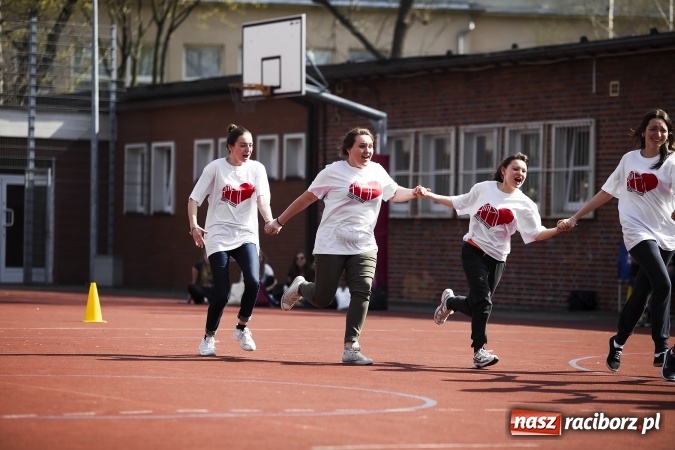 Zdjęcie w galerii na portalu naszraciborz.pl: Francuska młodzież z wizytą w Raciborzu wiadomości z regionu