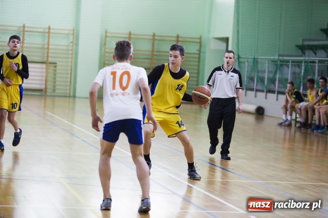Zdjęcie w galerii na portalu naszraciborz.pl: Finały Miejskich Rozgrywek Koszykówki Chłopców Szkół Gimnazjalnych wiadomości z regionu
