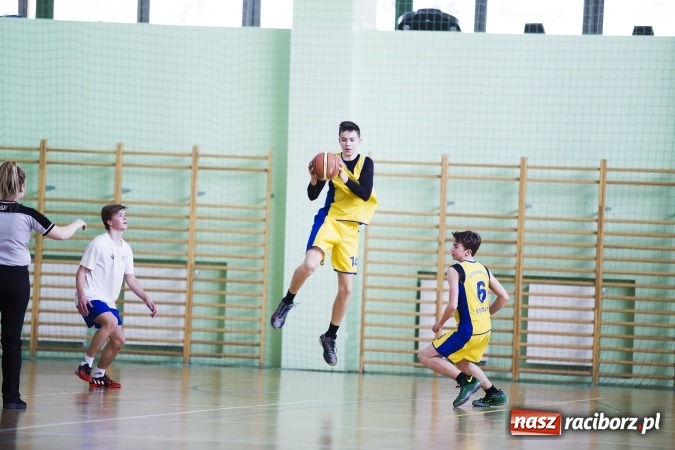 Zdjęcie w galerii na portalu naszraciborz.pl: Finały Miejskich Rozgrywek Koszykówki Chłopców Szkół Gimnazjalnych wiadomości z regionu