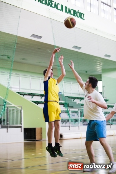 Zdjęcie w galerii na portalu naszraciborz.pl: Finały Miejskich Rozgrywek Koszykówki Chłopców Szkół Gimnazjalnych wiadomości z regionu