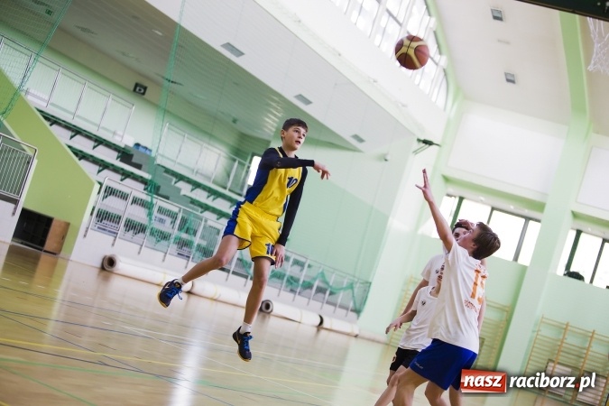 Zdjęcie w galerii na portalu naszraciborz.pl: Finały Miejskich Rozgrywek Koszykówki Chłopców Szkół Gimnazjalnych wiadomości z regionu