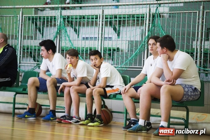 Zdjęcie w galerii na portalu naszraciborz.pl: Finały Miejskich Rozgrywek Koszykówki Chłopców Szkół Gimnazjalnych wiadomości z regionu