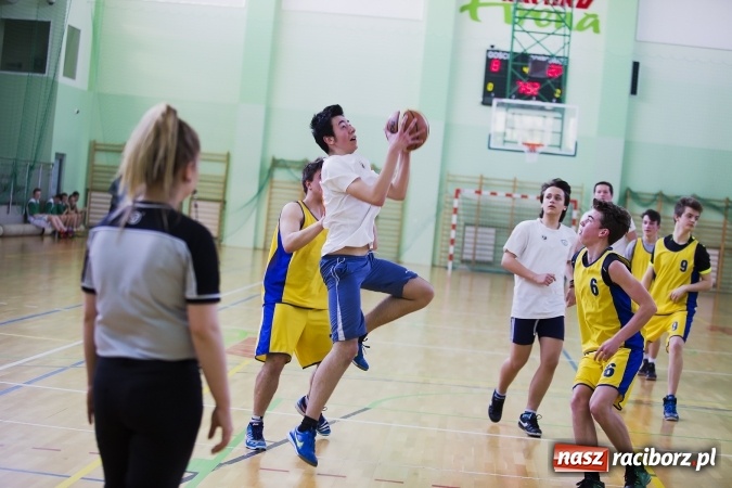 Zdjęcie w galerii na portalu naszraciborz.pl: Finały Miejskich Rozgrywek Koszykówki Chłopców Szkół Gimnazjalnych wiadomości z regionu