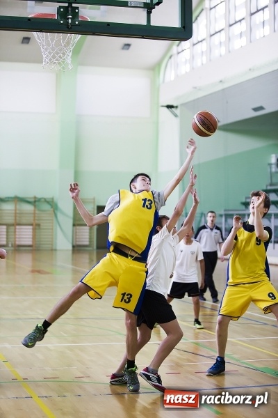Zdjęcie w galerii na portalu naszraciborz.pl: Finały Miejskich Rozgrywek Koszykówki Chłopców Szkół Gimnazjalnych wiadomości z regionu
