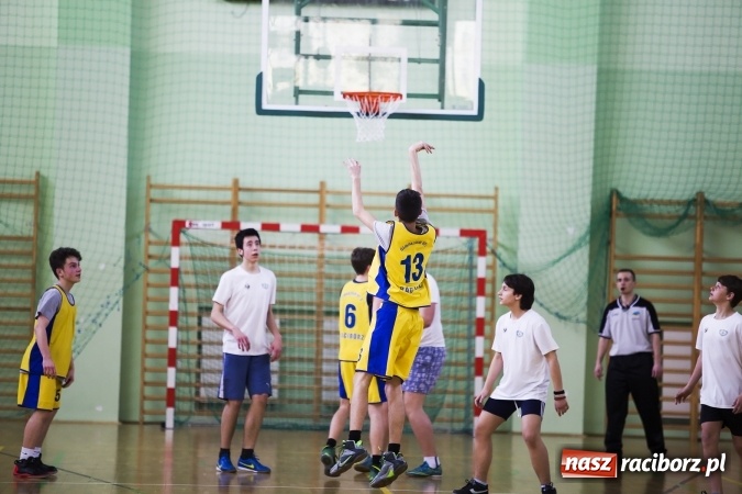 Zdjęcie w galerii na portalu naszraciborz.pl: Finały Miejskich Rozgrywek Koszykówki Chłopców Szkół Gimnazjalnych wiadomości z regionu