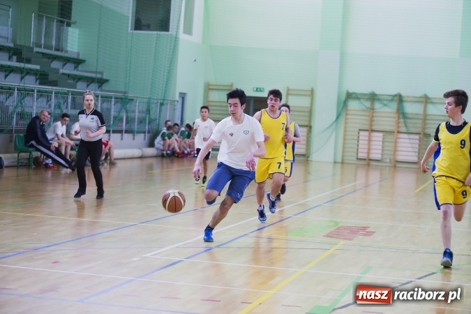 Zdjęcie w galerii na portalu naszraciborz.pl: Finały Miejskich Rozgrywek Koszykówki Chłopców Szkół Gimnazjalnych wiadomości z regionu
