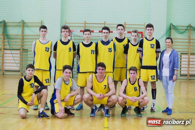 Zdjęcie w galerii na portalu naszraciborz.pl: Finały Miejskich Rozgrywek Koszykówki Chłopców Szkół Gimnazjalnych wiadomości z regionu