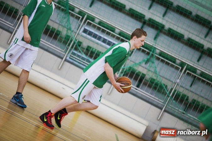 Zdjęcie w galerii na portalu naszraciborz.pl: Finały Miejskich Rozgrywek Koszykówki Chłopców Szkół Gimnazjalnych wiadomości z regionu