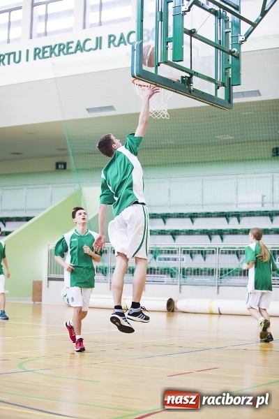 Zdjęcie w galerii na portalu naszraciborz.pl: Finały Miejskich Rozgrywek Koszykówki Chłopców Szkół Gimnazjalnych wiadomości z regionu