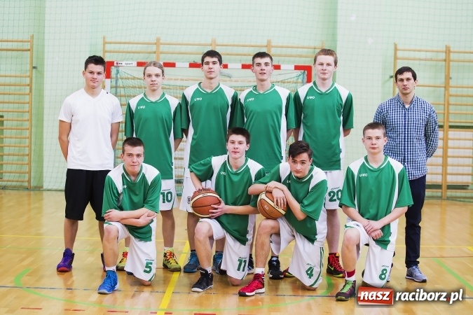 Zdjęcie w galerii na portalu naszraciborz.pl: Finały Miejskich Rozgrywek Koszykówki Chłopców Szkół Gimnazjalnych wiadomości z regionu