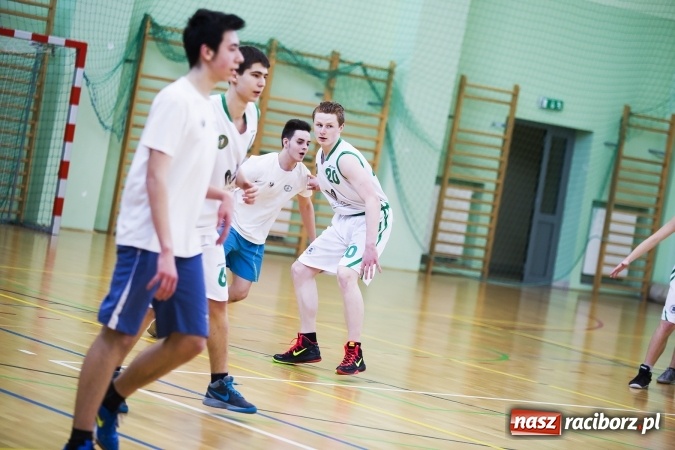 Zdjęcie w galerii na portalu naszraciborz.pl: Finały Miejskich Rozgrywek Koszykówki Chłopców Szkół Gimnazjalnych wiadomości z regionu