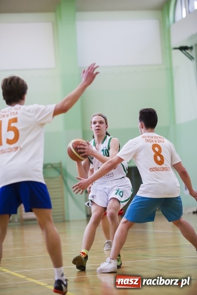 Zdjęcie w galerii na portalu naszraciborz.pl: Finały Miejskich Rozgrywek Koszykówki Chłopców Szkół Gimnazjalnych wiadomości z regionu