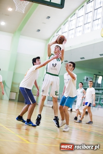 Zdjęcie w galerii na portalu naszraciborz.pl: Finały Miejskich Rozgrywek Koszykówki Chłopców Szkół Gimnazjalnych wiadomości z regionu