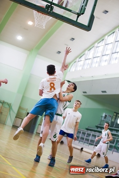Zdjęcie w galerii na portalu naszraciborz.pl: Finały Miejskich Rozgrywek Koszykówki Chłopców Szkół Gimnazjalnych wiadomości z regionu