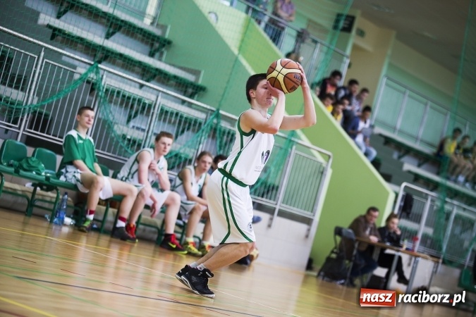 Zdjęcie w galerii na portalu naszraciborz.pl: Finały Miejskich Rozgrywek Koszykówki Chłopców Szkół Gimnazjalnych wiadomości z regionu