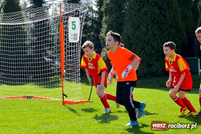 Zdjęcie w galerii na portalu naszraciborz.pl: UKS Waleczni Nędza na Pucharze Tymbarku. Ajaks Częstochowa lepszy w ćwierćfinale wiadomości z regionu