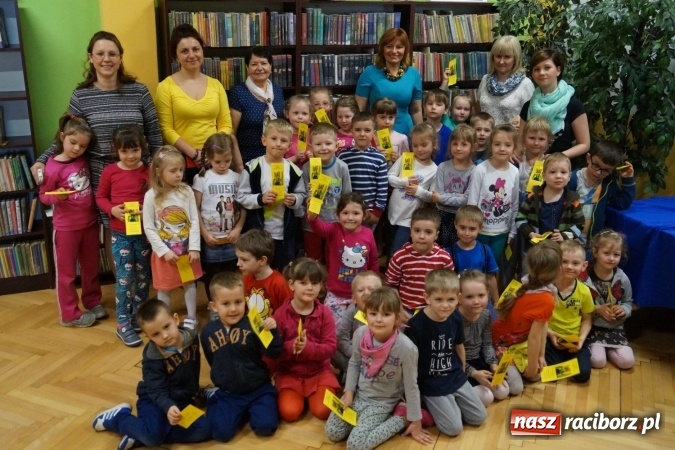 Zdjęcie w galerii na portalu naszraciborz.pl: Pisarka Wioletta Piasecka była gościem biblioteki w Nędzy wiadomości z regionu