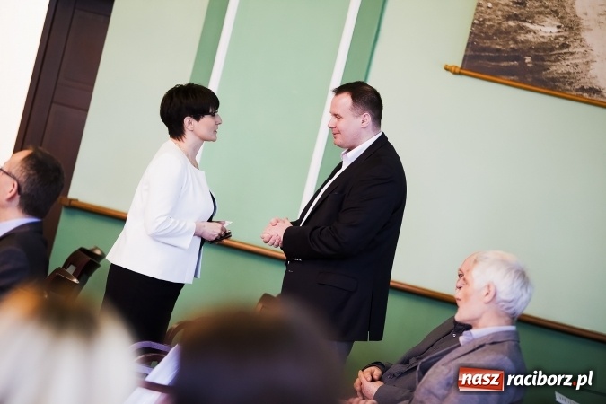 Zdjęcie w galerii na portalu naszraciborz.pl: Trzeba eliminować urzędniczą zarazę, czyli o budowaniu konkurencyjności miasta na I Forum Gospodarczym w Raciborzu wiadomości z regionu