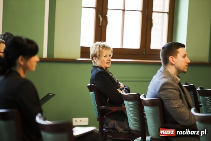 Zdjęcie w galerii na portalu naszraciborz.pl: Trzeba eliminować urzędniczą zarazę, czyli o budowaniu konkurencyjności miasta na I Forum Gospodarczym w Raciborzu wiadomości z regionu