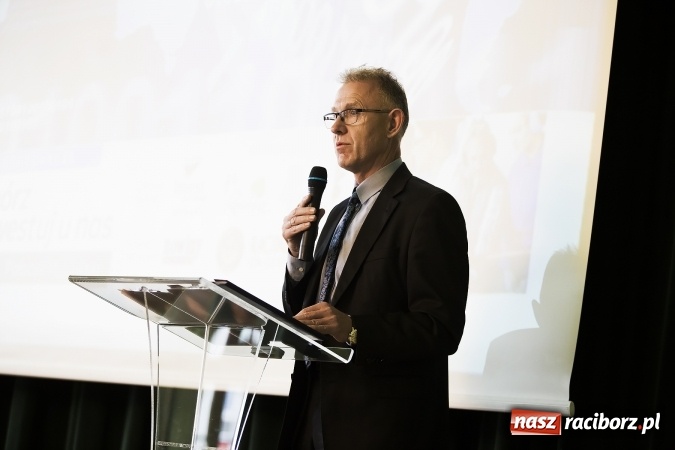 Zdjęcie w galerii na portalu naszraciborz.pl: Trzeba eliminować urzędniczą zarazę, czyli o budowaniu konkurencyjności miasta na I Forum Gospodarczym w Raciborzu wiadomości z regionu