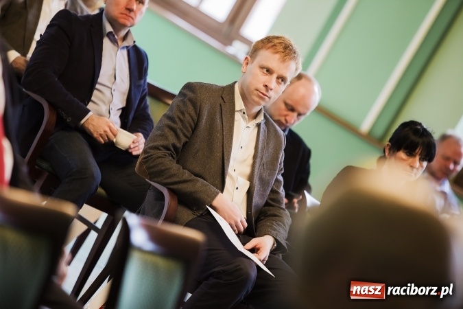 Zdjęcie w galerii na portalu naszraciborz.pl: Trzeba eliminować urzędniczą zarazę, czyli o budowaniu konkurencyjności miasta na I Forum Gospodarczym w Raciborzu wiadomości z regionu