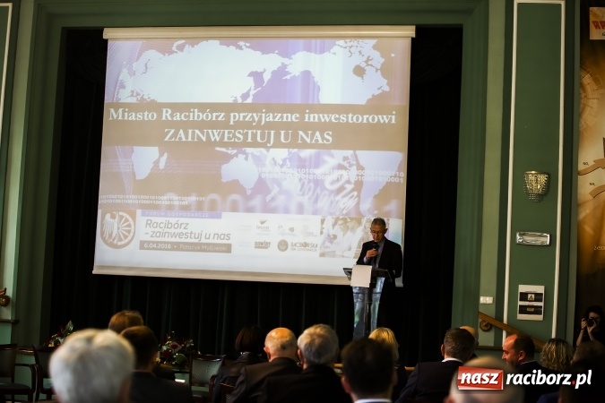 Zdjęcie w galerii na portalu naszraciborz.pl: Trzeba eliminować urzędniczą zarazę, czyli o budowaniu konkurencyjności miasta na I Forum Gospodarczym w Raciborzu wiadomości z regionu