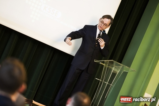 Zdjęcie w galerii na portalu naszraciborz.pl: Trzeba eliminować urzędniczą zarazę, czyli o budowaniu konkurencyjności miasta na I Forum Gospodarczym w Raciborzu wiadomości z regionu