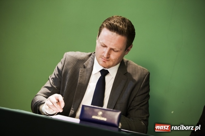 Zdjęcie w galerii na portalu naszraciborz.pl: Trzeba eliminować urzędniczą zarazę, czyli o budowaniu konkurencyjności miasta na I Forum Gospodarczym w Raciborzu wiadomości z regionu