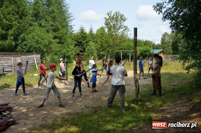 Zdjęcie w galerii na portalu naszraciborz.pl: ADAPCIAK 2016... ruszyły zapisy na kultowy obóz ze sztuką i przygodą! wiadomości z regionu