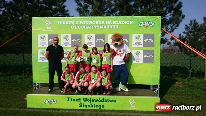 Zdjęcie w galerii na portalu naszraciborz.pl: Najmłodsze piłkarki z Pawłowa wicemistrzyniami Śląska wiadomości z regionu