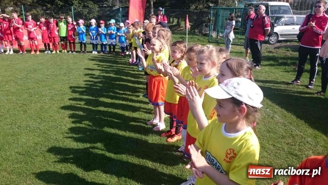 Zdjęcie w galerii na portalu naszraciborz.pl: Najmłodsze piłkarki z Pawłowa wicemistrzyniami Śląska wiadomości z regionu