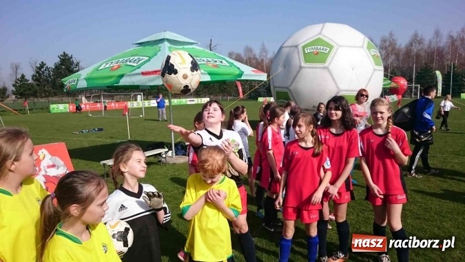 Zdjęcie w galerii na portalu naszraciborz.pl: Najmłodsze piłkarki z Pawłowa wicemistrzyniami Śląska wiadomości z regionu