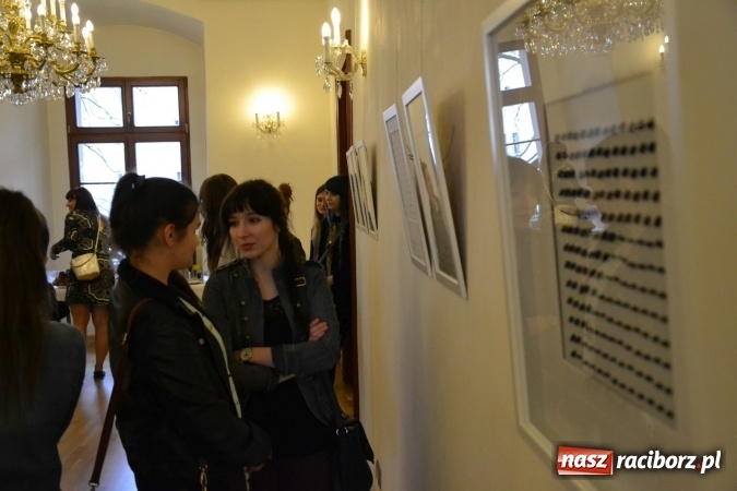 Zdjęcie w galerii na portalu naszraciborz.pl: PALIMPSESTY - wernisaż prac Joanny Apanowicz na zamku wiadomości z regionu