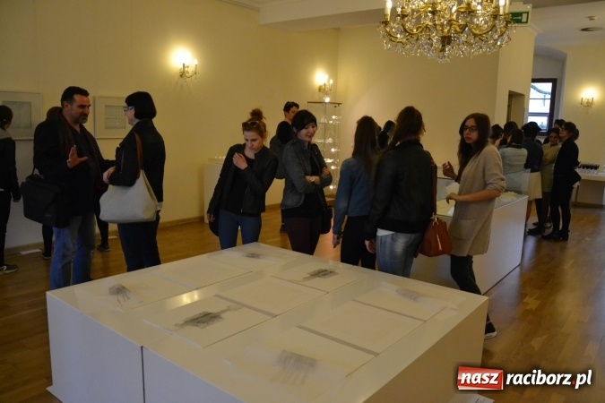 Zdjęcie w galerii na portalu naszraciborz.pl: PALIMPSESTY - wernisaż prac Joanny Apanowicz na zamku wiadomości z regionu