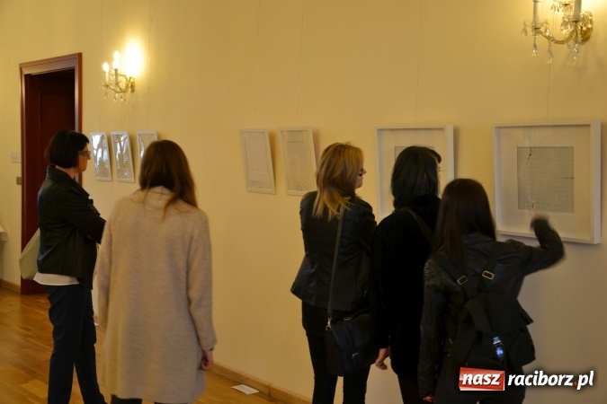 Zdjęcie w galerii na portalu naszraciborz.pl: PALIMPSESTY - wernisaż prac Joanny Apanowicz na zamku wiadomości z regionu
