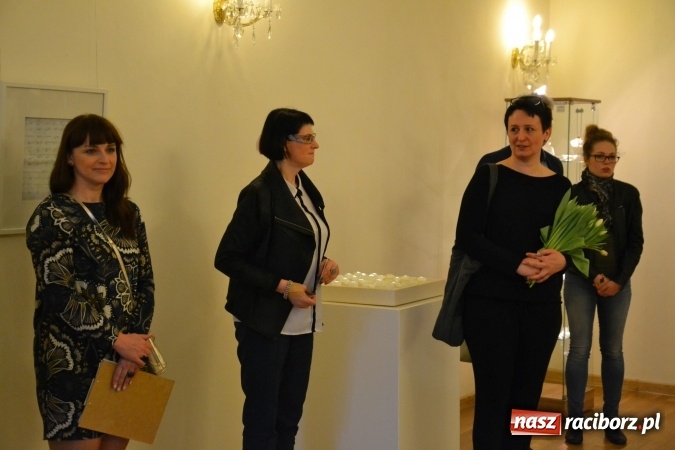 Zdjęcie w galerii na portalu naszraciborz.pl: PALIMPSESTY - wernisaż prac Joanny Apanowicz na zamku wiadomości z regionu