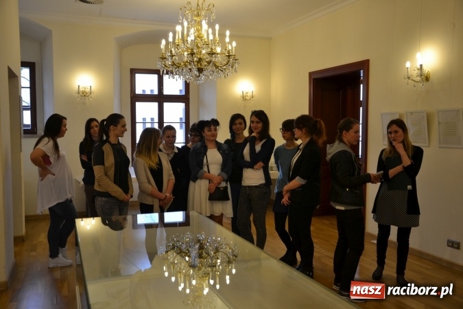 Zdjęcie w galerii na portalu naszraciborz.pl: PALIMPSESTY - wernisaż prac Joanny Apanowicz na zamku wiadomości z regionu