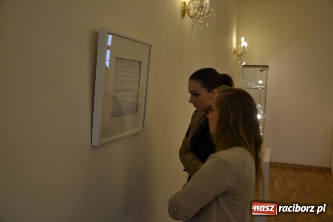 Zdjęcie w galerii na portalu naszraciborz.pl: PALIMPSESTY - wernisaż prac Joanny Apanowicz na zamku wiadomości z regionu