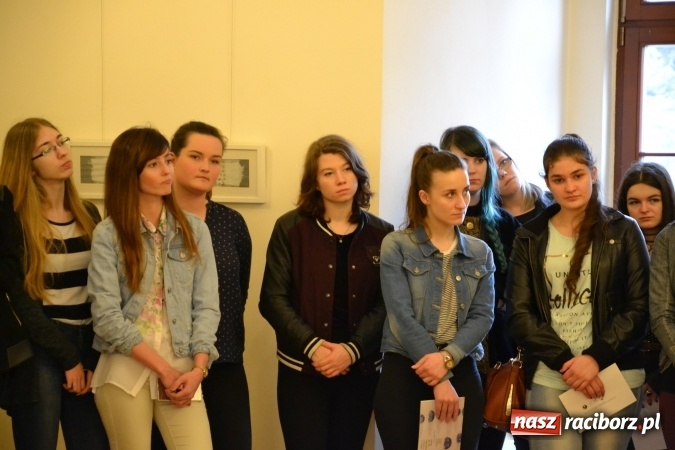 Zdjęcie w galerii na portalu naszraciborz.pl: PALIMPSESTY - wernisaż prac Joanny Apanowicz na zamku wiadomości z regionu