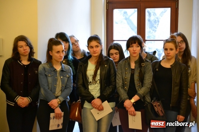 Zdjęcie w galerii na portalu naszraciborz.pl: PALIMPSESTY - wernisaż prac Joanny Apanowicz na zamku wiadomości z regionu