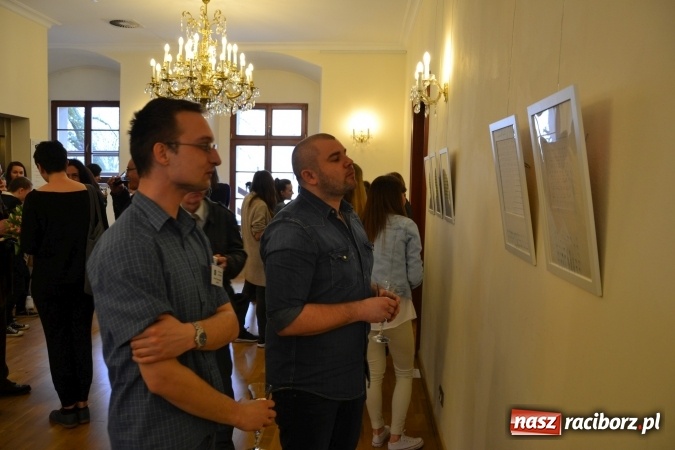 Zdjęcie w galerii na portalu naszraciborz.pl: PALIMPSESTY - wernisaż prac Joanny Apanowicz na zamku wiadomości z regionu