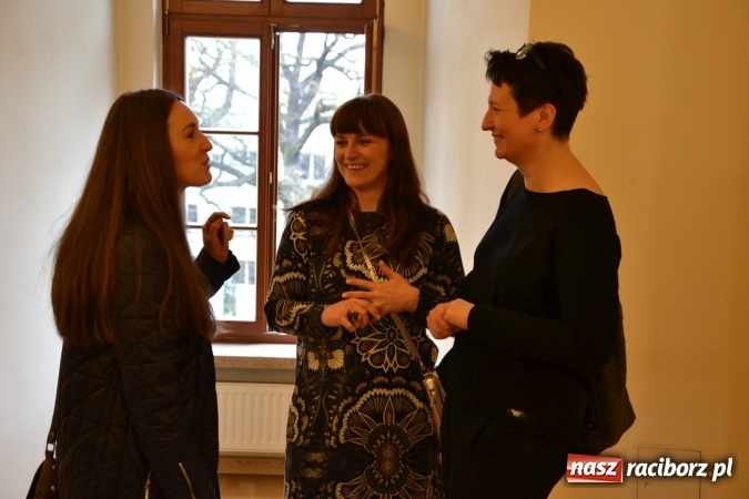 Zdjęcie w galerii na portalu naszraciborz.pl: PALIMPSESTY - wernisaż prac Joanny Apanowicz na zamku wiadomości z regionu