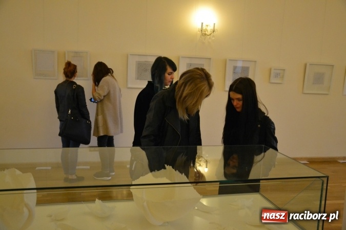 Zdjęcie w galerii na portalu naszraciborz.pl: PALIMPSESTY - wernisaż prac Joanny Apanowicz na zamku wiadomości z regionu