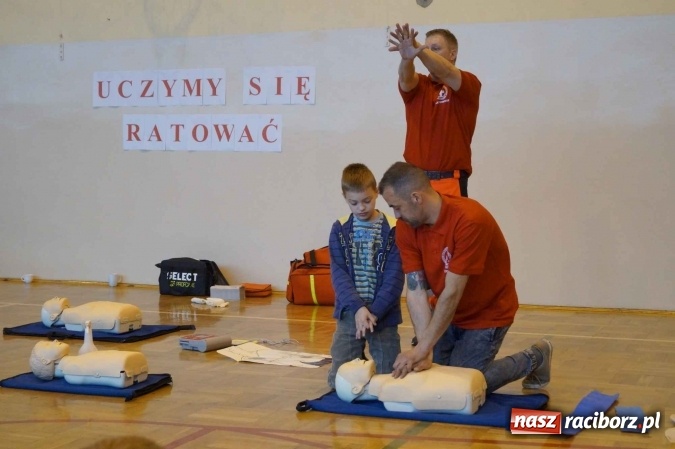 Zdjęcie w galerii na portalu naszraciborz.pl: Uczniowie Zespołu Szkolno-Przedszkolnego nr 1 uczyli się ratować wiadomości z regionu