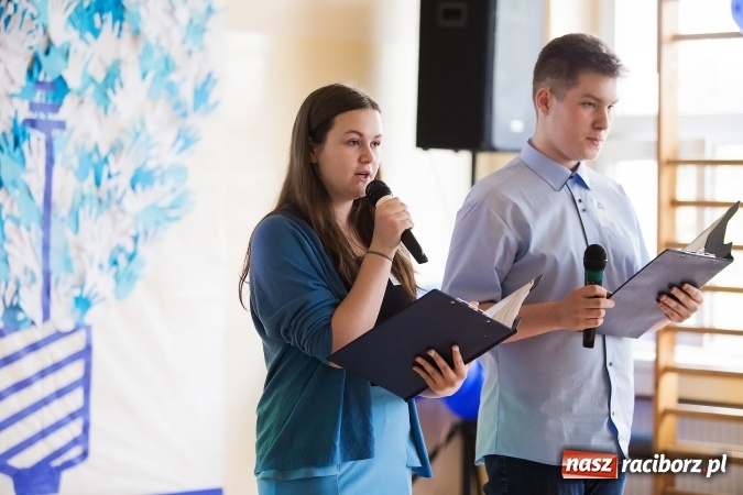 Zdjęcie w galerii na portalu naszraciborz.pl: SP 1. Obchody Dnia Świadomości Autyzmu wiadomości z regionu