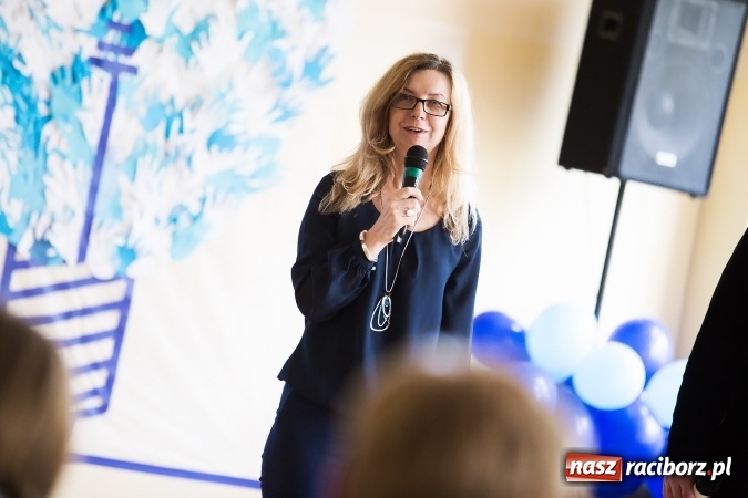 Zdjęcie w galerii na portalu naszraciborz.pl: SP 1. Obchody Dnia Świadomości Autyzmu wiadomości z regionu