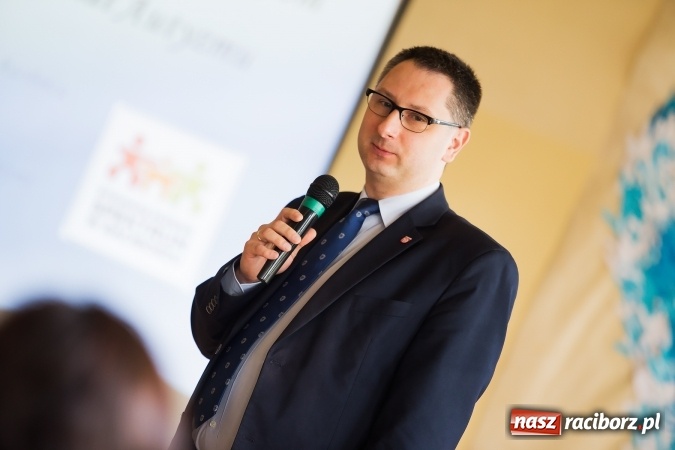 Zdjęcie w galerii na portalu naszraciborz.pl: SP 1. Obchody Dnia Świadomości Autyzmu wiadomości z regionu